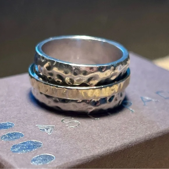 Silpada Hammered Circle Ring - Picture 2 of 13